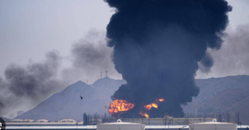 Iran dọa “xóa sổ” ngành dầu mỏ Vùng Vịnh nếu Mỹ tái xung đột