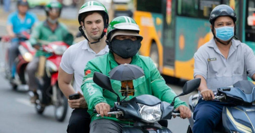 Grab đang đẩy khó khăn vận hành sang vai khách hàng?