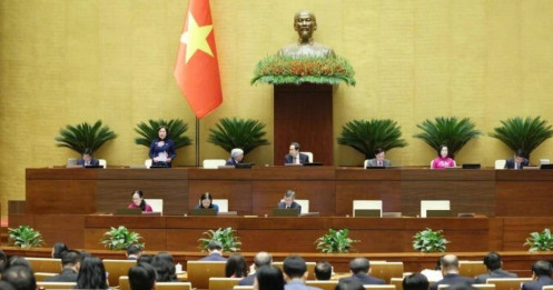 Quốc hội chốt bỏ ngưỡng chịu thuế 500 triệu đồng với hộ kinh doanh