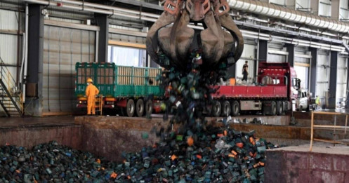 Xử lý pin xe điện: việc không dễ trên toàn cầu