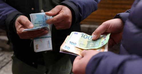 Bóng đen suy thoái và bài toán sinh tồn của Tehran