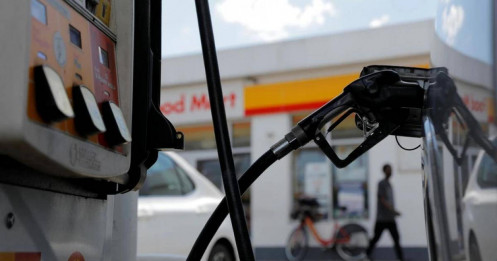 Vì sao xăng Mỹ "dễ thở" hơn thế giới?