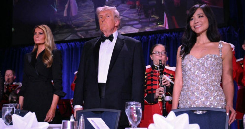 Nổ súng gần bữa tiệc ông Trump tham dự