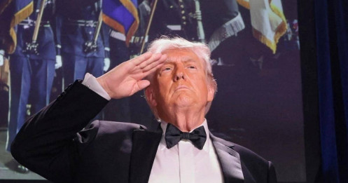 Mật vụ sơ tán khẩn cấp vợ chồng ông Trump khỏi khách sạn