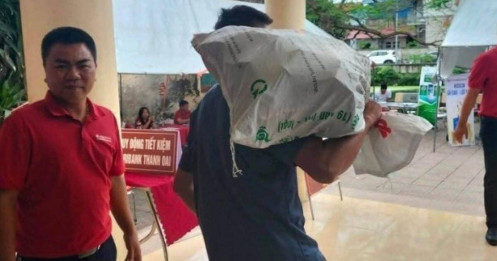 Thanh Oai "dậy sóng" vì những bao tải....tiền tỷ