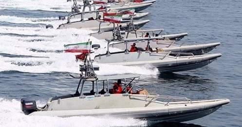Iran tung "át chủ bài" thách thức hạm đội Mỹ