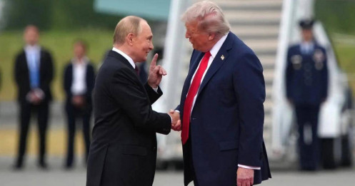 Cú bắt tay Trump - Putin và nỗ lực hóa giải "ngòi nổ" Uranium