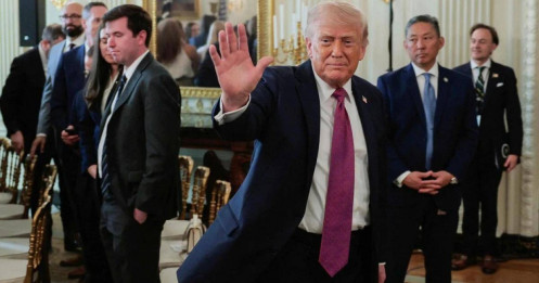 Ông Trump nói tỷ lệ ủng hộ mình chạm đáy chỉ là giả?