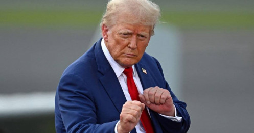 Trump dừng chiến dịch hộ tống tàu qua Hormuz: Điều chỉnh chiến lược hay biểu hiện thiếu nhất quán?