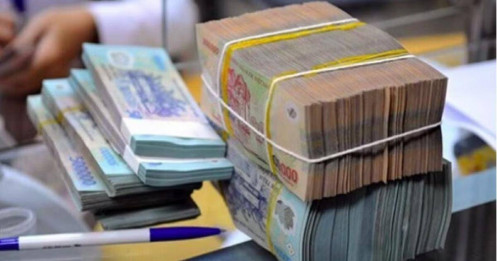 Lãi suất huy động lao dốc, gửi tiết kiệm mất “độ hấp dẫn”