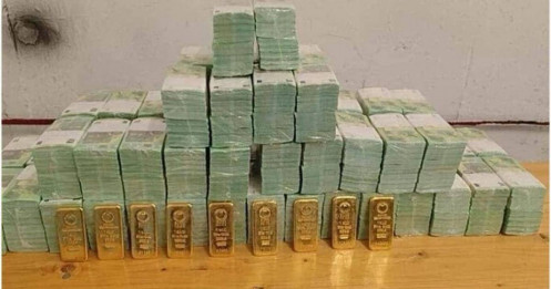 Hungary trả lại 82 triệu USD tiền, vàng cho Ukraine