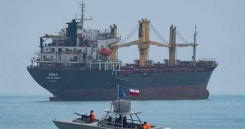 Mỹ nói Trung Quốc phản đối thu phí tàu qua eo biển Hormuz