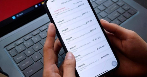 Mua trước trả sau khiến nhiều người mắc kẹt trong vòng xoáy chi tiêu