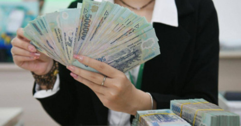 Lãi suất tiết kiệm hạ nhiệt, mốc 8%/năm nhanh chóng biến mất