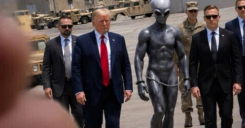 Truth Social "dậy sóng" vì ảnh AI của ông Trump