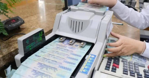 Lãi suất qua đêm xuống còn 6%/năm