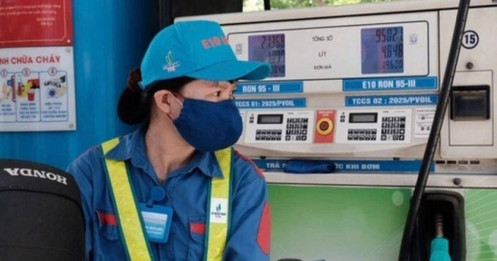 Xăng E10 sẽ rẻ hơn RON 95 gần 500 đồng/lít?