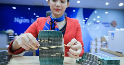 Lãi suất neo cao, đầu tư thế nào?