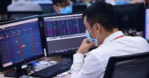 Gọng kìm vĩ mô "siết chặt" đà bứt phá của VN-Index