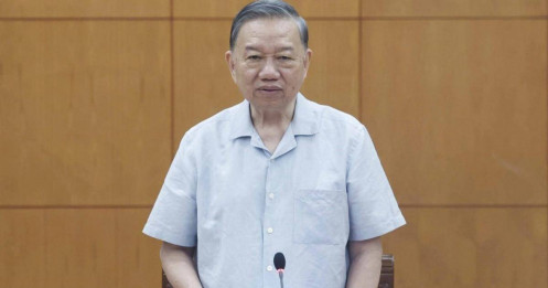 "Không thể giàu bằng gia công mãi"
