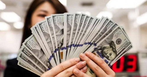 Gọng kìm kép từ thế giới ép tỷ giá tiến sát vùng nhạy cảm