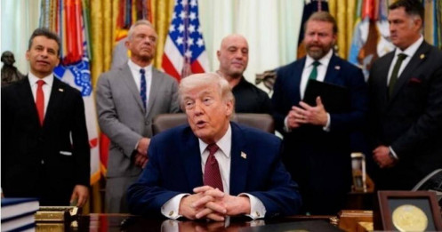 Ông Trump triệu tập nội các khẩn, Mỹ sắp hành động với Iran?