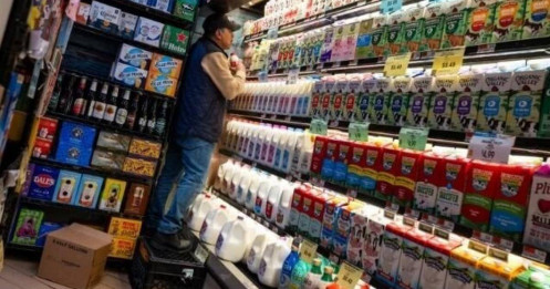 “Làm cả tháng vẫn thiếu tiền”: Người dân Mỹ vật lộn với lạm phát