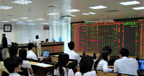 Những cổ phiếu tăng nóng nhất tháng 5: Từ mã tăng gần 300% đến doanh nghiệp sắp rời sàn