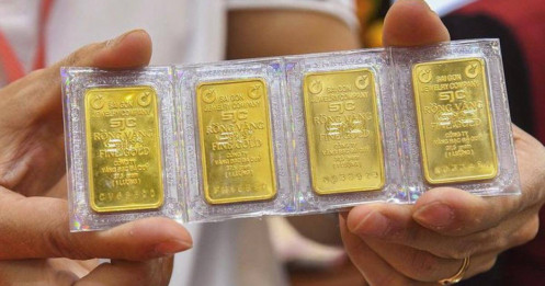 "Sự phản bội" của vàng