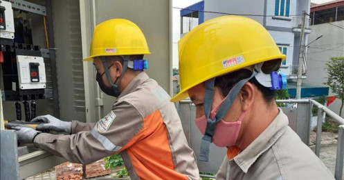Áp lực tiền điện bủa vây hộ gia đình mùa nắng nóng