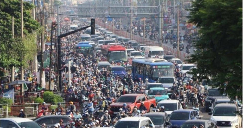 Chuyên gia: Chỉ giãn dân chưa đủ để cứu ùn tắc nội đô TP HCM