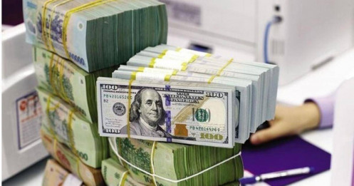 Điều gì khiến lãi suất VND giảm mạnh chỉ sau một ngày tăng sốc?