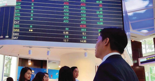 Ván bài tăng vốn "ép" cổ đông vào thế "kẹt" tiền mặt