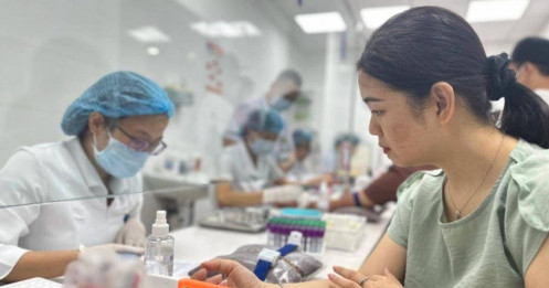 Người dân Hà Nội khám sức khỏe miễn phí như thế nào