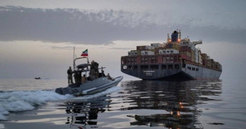 Iran đóng eo biển Hormuz