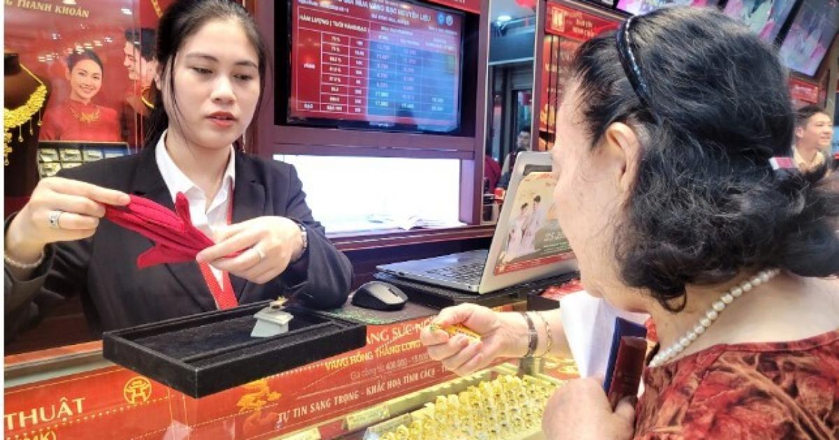 Sự kiện: Biến động giá vàng, bạc