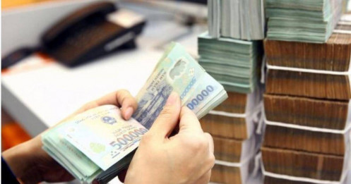 Gửi tiết kiệm cùng một nơi, vì sao lãi suất mỗi người một khác?