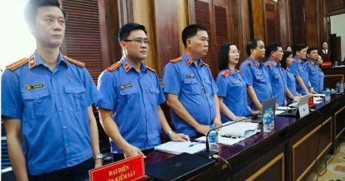 Bộ Chính trị yêu cầu nghiên cứu cơ chế thu hồi tài sản không cần chờ kết tội