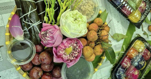 Người dân chi ít hơn cho mâm cúng Tết Đoan Ngọ