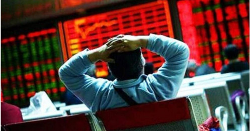 Khối ngoại tiếp đà bán 1.600 tỷ đồng phiên cuối tuần, cổ phiếu nào bị "xả" mạnh?
