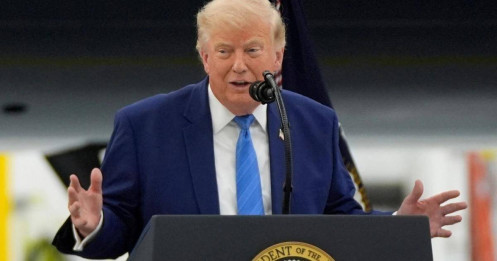 Ông Trump nêu khả năng thu phí qua eo biển Hormuz