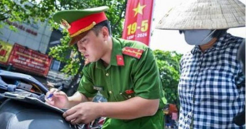 Đề xuất hoãn xuất cảnh để ngăn bỏ trốn, cắt điện nước khi không nộp phạt hành chính