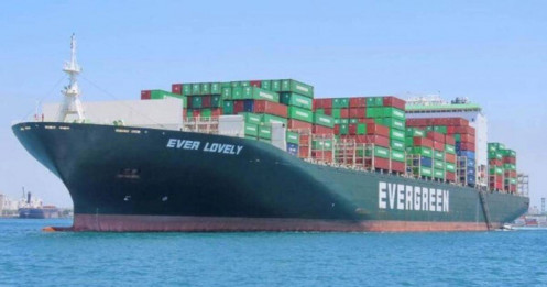 Tàu hàng bị tấn công ở eo biển Hormuz