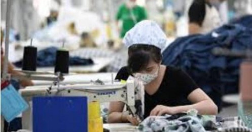 Tin vui từ 1/7: Tiền lương làm đêm, làm thêm giờ được miễn thuế