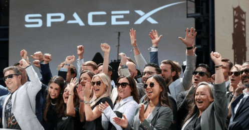 Cổ phiếu SpaceX bất ngờ tăng dựng đứng, chuyện gì đang xảy ra?