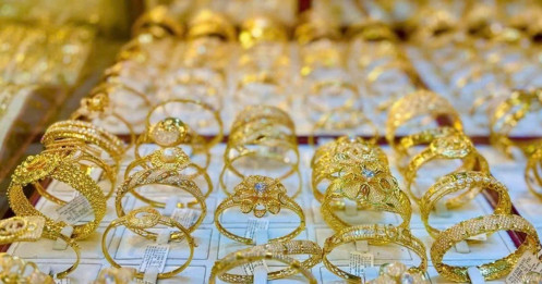 Làn sóng bán tháo nhấn chìm thị trường vàng