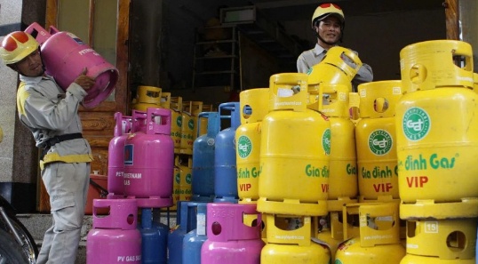 Giá gas tăng “sốc” từ 1/4: Mỗi bình 12kg đội thêm gần 100.000 đồng, áp lực chi phí bủa vây