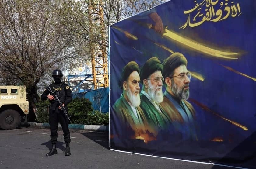 Iran “tuyên chiến” công nghệ Mỹ: Đe dọa đánh thẳng Apple, Google, Meta nếu lãnh đạo tiếp tục bị ám sát