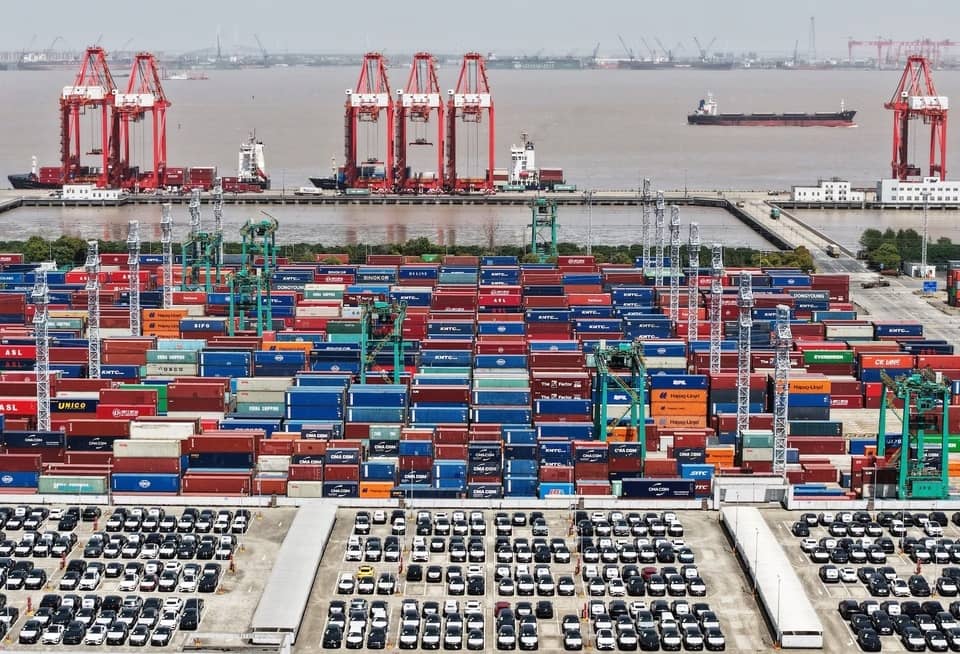 Trung Quốc "ngư ông đắc lợi" giữa khói lửa Iran