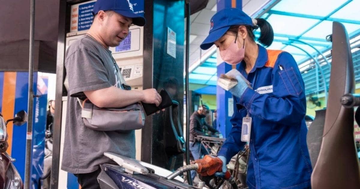 Ngân sách có thể tạm ứng tới 4.000-5.000 mỗi lít xăng dầu